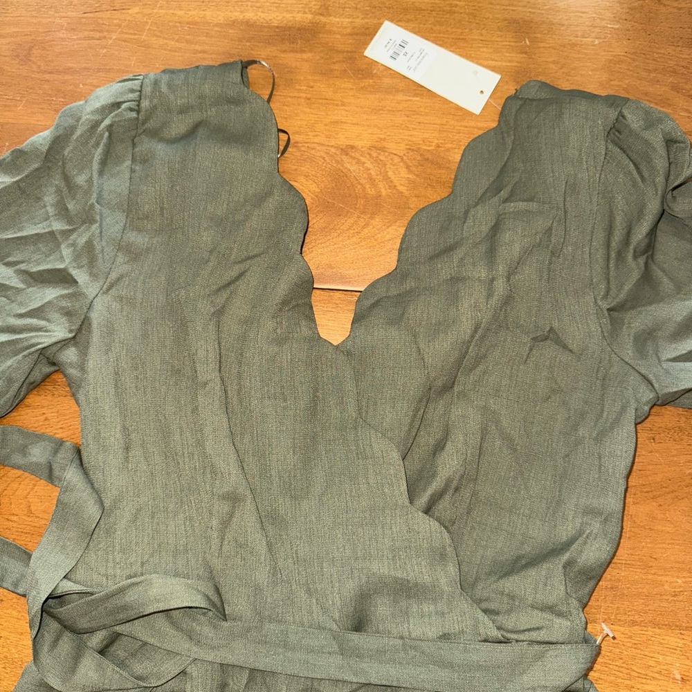 Francesca's Olive Green Scalloped Romper - Picture 3 of 5